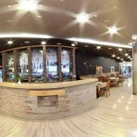 拉特龙酒店